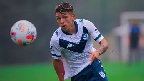 Gianluca Prestianni con la camiseta de Vélez.