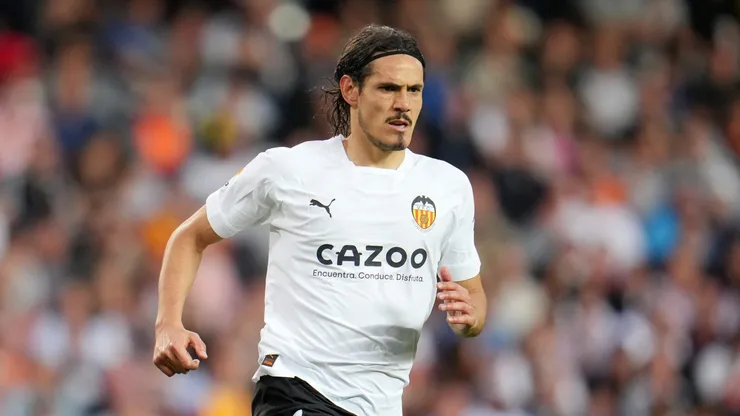 Edinson Cavani con la camiseta de Valencia.