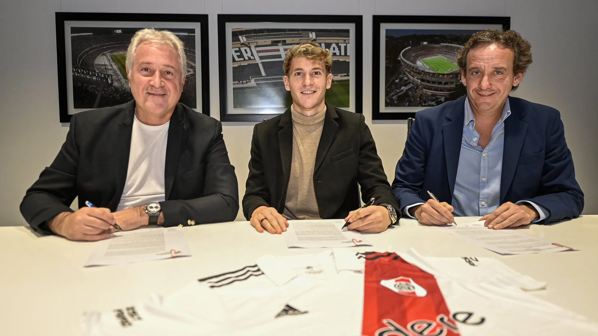 Twitter: @Riverplate