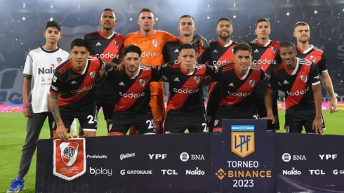 CORDOBA, ARGENTINA - MAY 14: Players of River Plate pose for a photo before a Liga Profesional 2023 match between Talleres and River Plate at Mario Alberto Kempes Stadium on May 14, 2023 in Cordoba, Argentina. (Photo by Hernan Cortez/Getty Images)