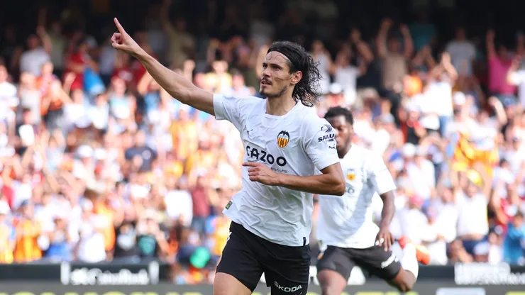 Cavani entra en conflicto con Valencia y su llegada a Boca se complica