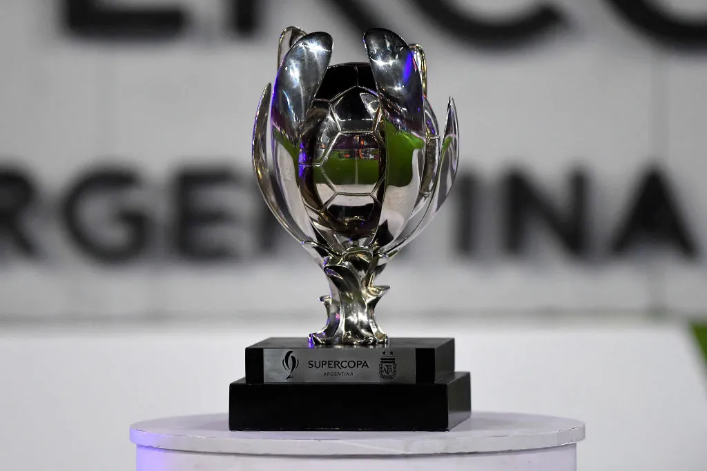 El trofeo de la Supercopa Argentina. (Foto: Getty)