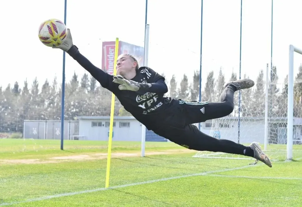Lara Esponda, 17 años y titular en River.