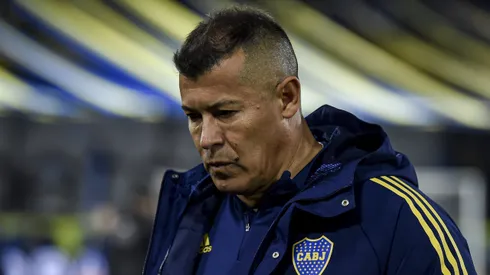 Jorge Almirón sabe que no contará con Roger Martínez y Edinson Cavani.