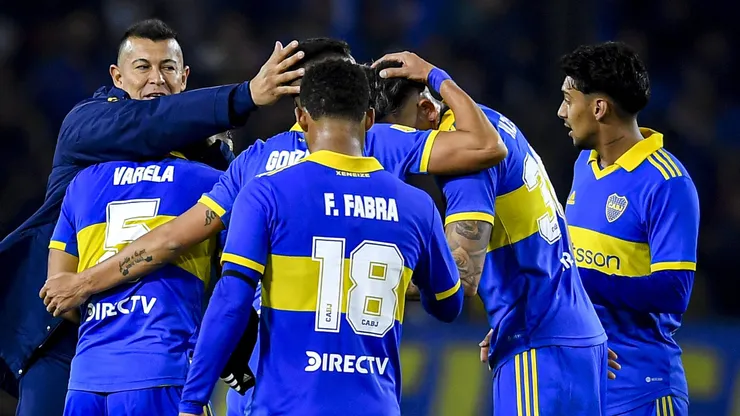 El festejo de los jugadores de Boca tras derrotar a Sarmiento.