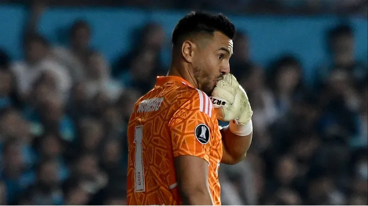 Romero cumplió otra vez: "Yo dos penales atajo"