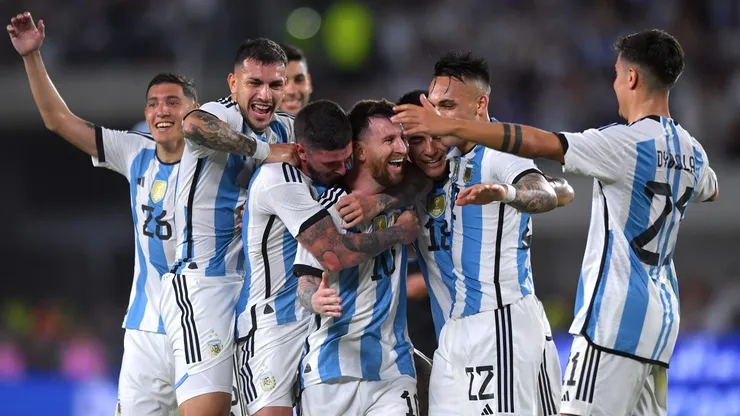 Argentina recibe a Ecuador en el Monumental.