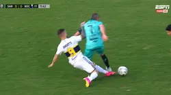 La dura entrada de Benedetto sobre Lisandro.
