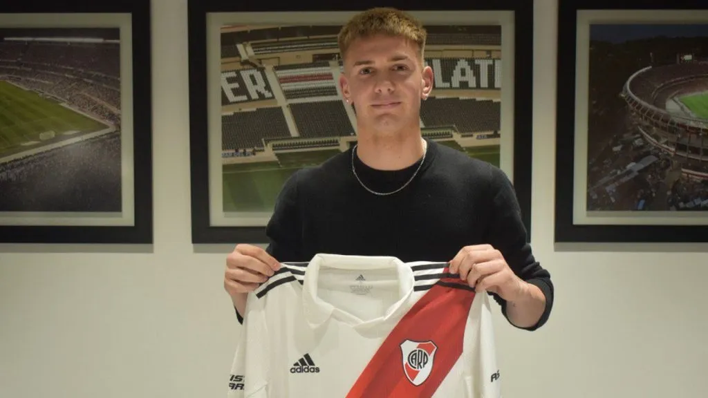 Franco Mastantuono con los colores de River.