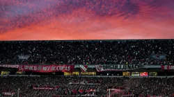 AVELLANEDA, ARGENTINA - JULY 29: Fans of Independiente cheer for their team during the match between Independiente and Boca Juniors as part of Liga Profesional 2023 at Estadio Libertadores de América on July 29, 2023 in Avellaneda, Argentina. (Photo by Marcelo Endelli/Getty Images)