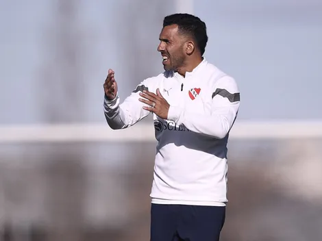 Ya no hay Paladar Negro: Tevez decidió que Independiente jugará con línea de cinco