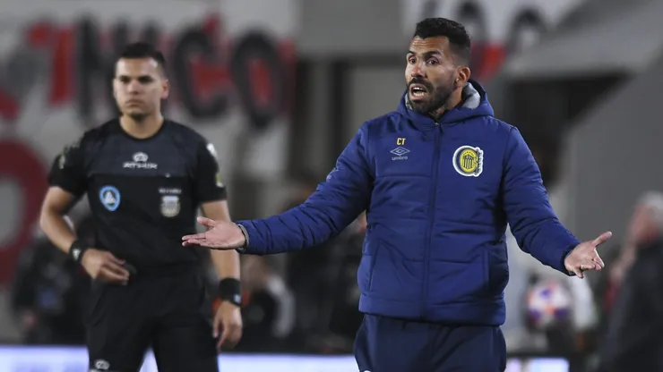 Tevez en el Monumental con Rosario Central.