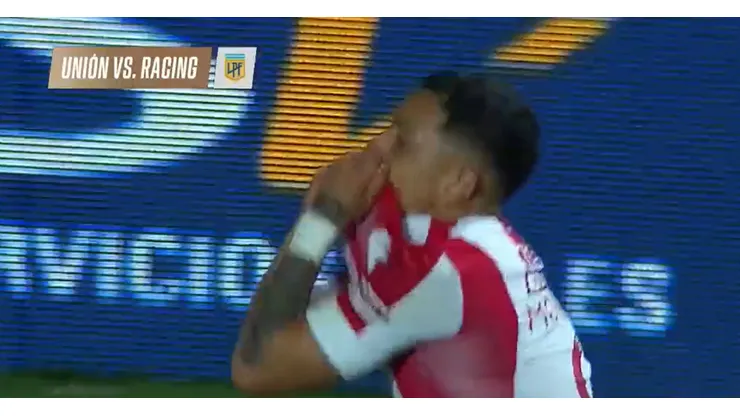 Morales festejando su tanto ante Racing.