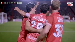 El festejo de los jugadores de Argentinos.