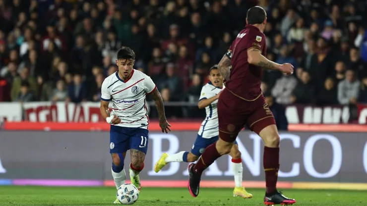 San Lorenzo se hizo fuerte en una cancha difícil.