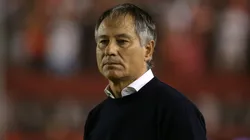 Independiente se contactó con Ariel Holan