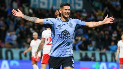 Lucas Passerini festejando uno de sus tantos.