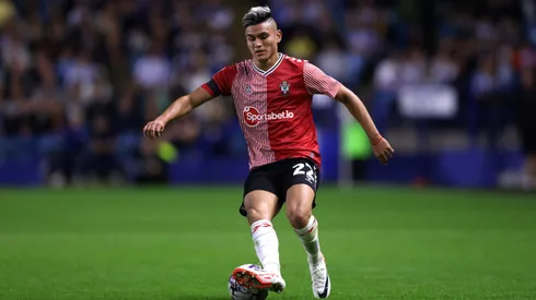 ¿Se va de Southampton? Los 3 clubes de Europa que se pelean por Charly Alcaraz