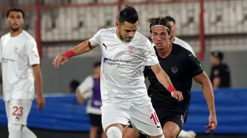Óscar Romero durante la paliza sufrida por su nuevo equipo.