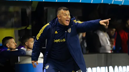 Aún con Boca en cuartos, Almirón gastó muchos créditos con los hinchas