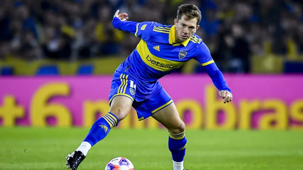 Rolón, el que corre de atrás. (Foto: Getty Images)