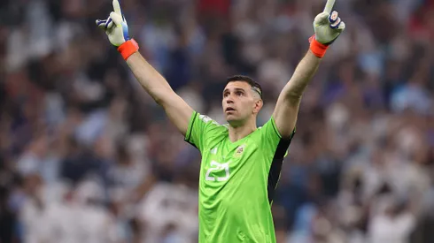 Emiliano Martínez se burló de la Ley anti Dibu: "La hicieron tarde"