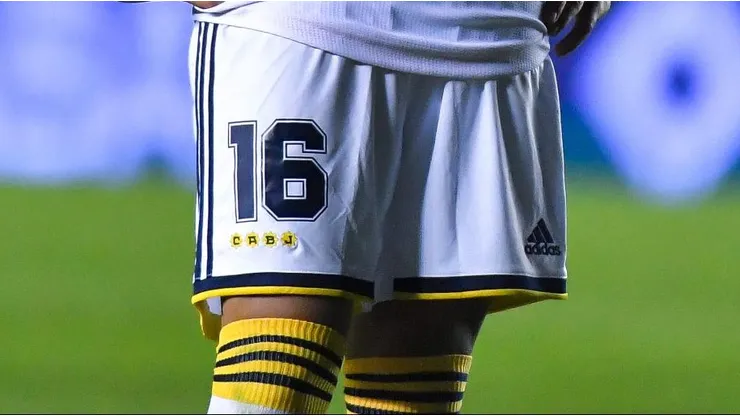 Por qué Boca juega con pantalón y medias blancas contra Nacional