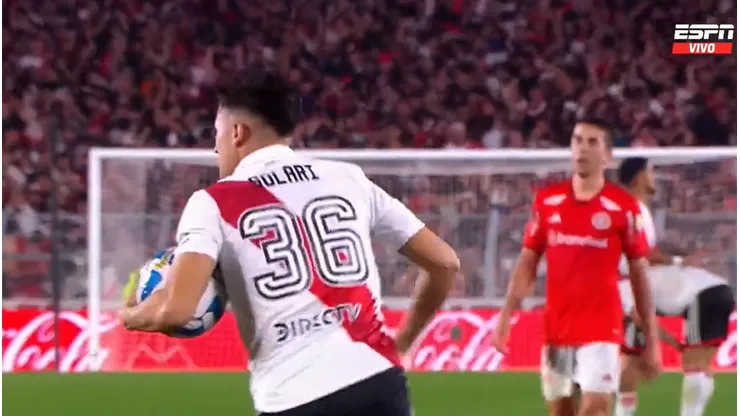 Pablo Solari no demoró en marcar el 1-1.