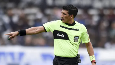 "No está preparado": la dura crítica que recibió Merlos a días del Superclásico