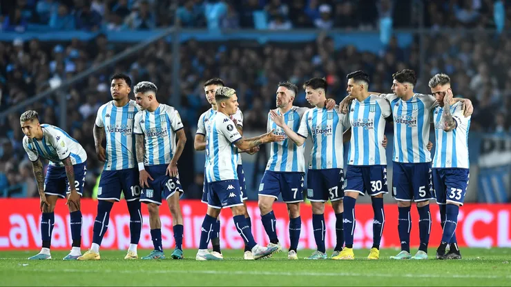 Racing empató y mira a todos desde arriba en su zona.