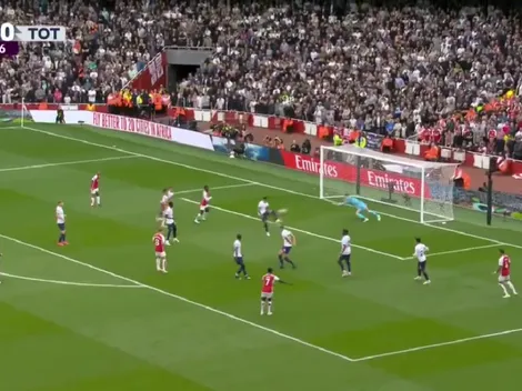 VIDEO | Cuti Romero intentó despejar un remate y terminó en gol en contra en el clásico de Londres