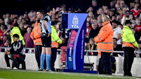 Pablo Dóvalo explicó por qué anuló el gol que Paulo Díaz hizo en River