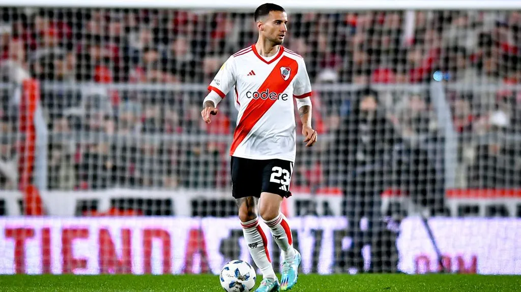 Emanuel Mammana podría irse de River en enero.