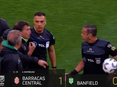 VIDEO | Falcioni se volvió loco, fue expulsado y empujó al árbitro