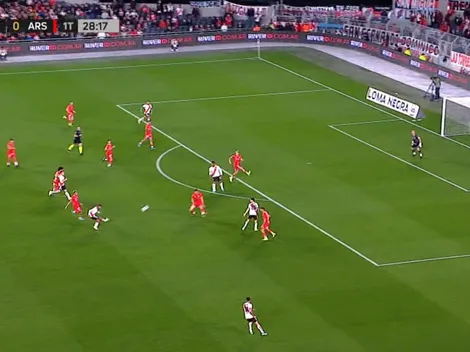 ¡Qué golazo hizo De La Cruz! Así puso el 2-0 contra Arsenal