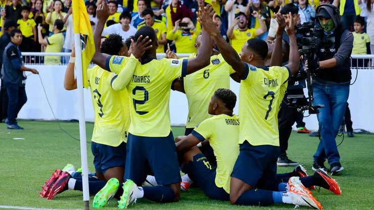 Tres argentinos podrán jugar para Ecuador.