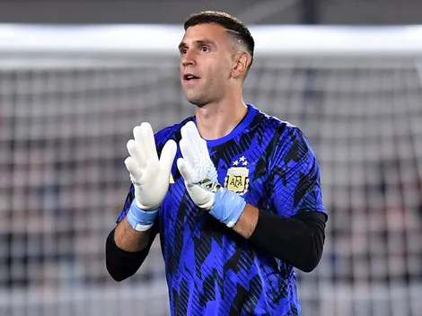 Dibu Martínez buscará ser el segundo arquero con más vallas invictas en la Selección