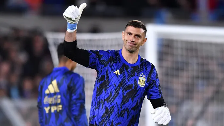 Dibu Martínez tiene un extravagante look que estrenará ante El Salvador