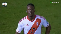 Luis Advíncula se fue expulsado ante Paraguay.