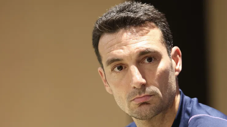Solamente se repiten 5 jugadores de la primera formación de Scaloni en la Selección