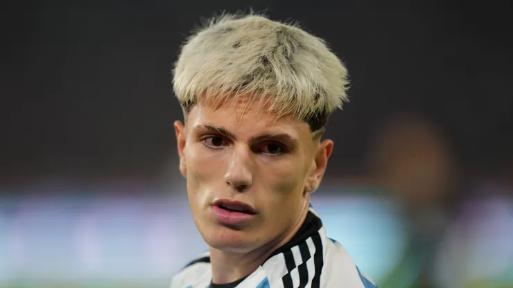Alejandro Garnacho pide pista.