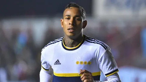 Sebastián Villa con la camiseta de Boca.