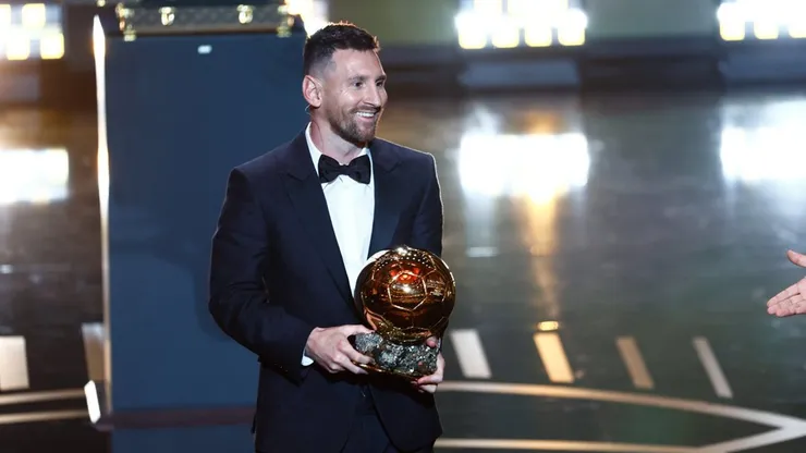 Messi con su octavo Balón de Oro.