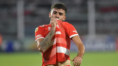 Los 3 clubes de Europa que siguen de cerca a Santiago Simón