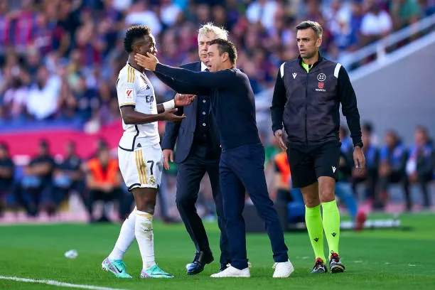 Xavi Hernández desestimó su cruce con Vinicius Jr en el primer tiempo de ‘El Clásico’ (Photo by Pedro Salado/Quality Sport Images/Getty Images)