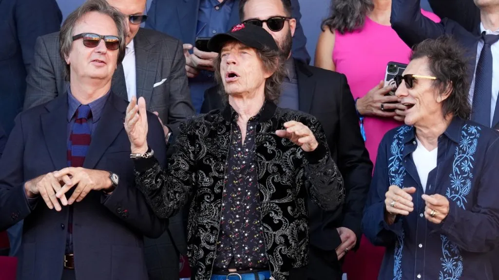 Mick Jagger y Ronnie Wood, en 'El Clásico' en Montjuic.
