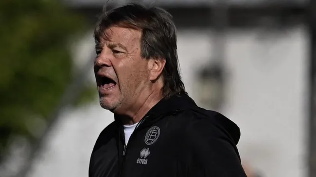 Ricardo Zielinski y su primer partido como local en Lanús.