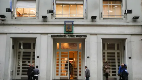 Se viven días movidos en las oficinas de AFA en Viamonte.