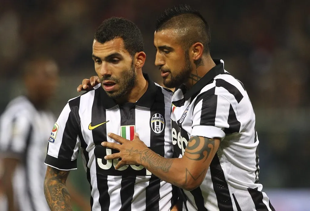 Carlos Tevez y Arturo Vidal disputaron juntos dos temporadas en Juventus.