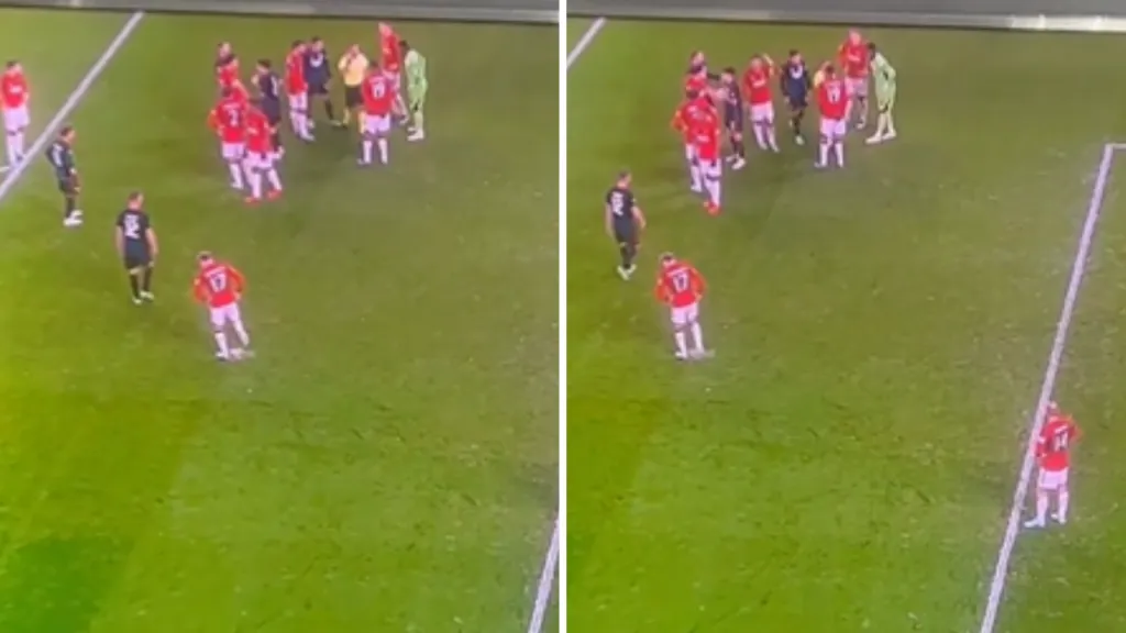 El momento en el que Alejandro Garnacho pisoteó el punto del penal. Captura de transmisión.